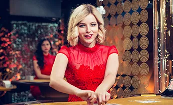 Hình ảnh đội ngũ hỗ trợ khách hàng của f1686